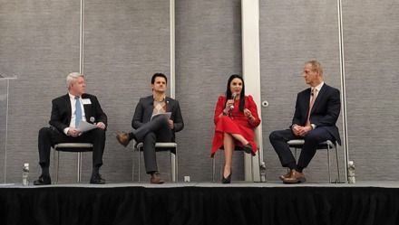 Panel: Comercio Internacional, navegando obstaculos y maximizando oportunidades. En la foto de izquierda a derecha: Alan Snslen, Jorge Cruz, Olinda Salguero y Tim Phillips.