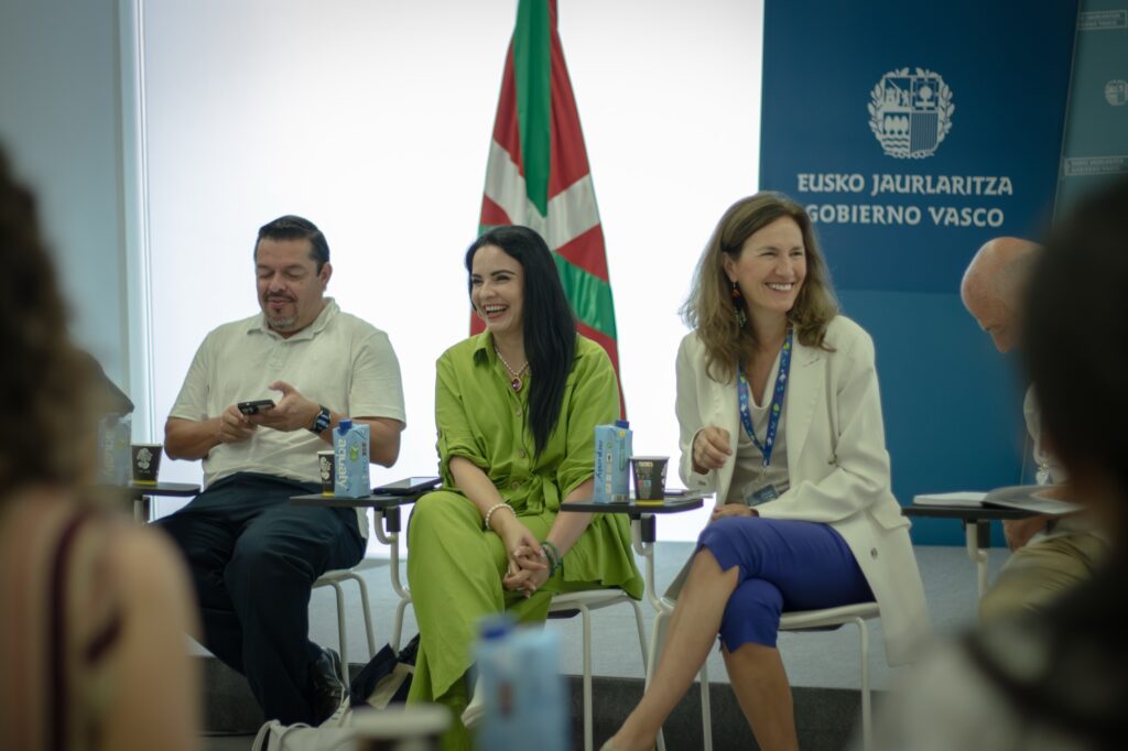 Olinda Salguero durante jornadas de la OEI en Bilbao